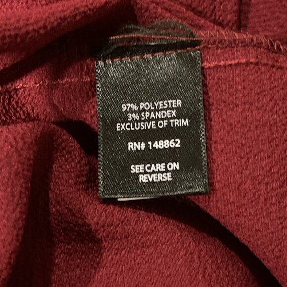 Torrid Women's Red Cold Shoulder V Neck Wrap Blouse Top Size 1X Short Sleeve - Picture 7 of 8